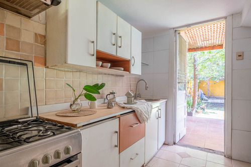 Sector Residencial: Jardín, Piscina Y Gran Conectividad