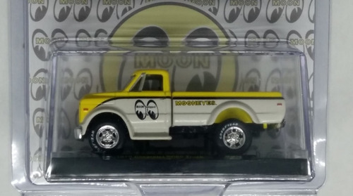 M2 Machines Moon 1970 Chevrolet C60 Truck 1:64