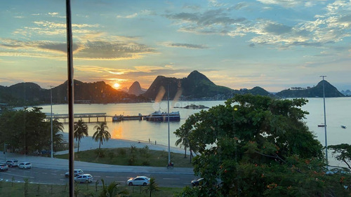 Vista Magnifica Do Mar, Varandão, 4 Quarto Por R$ 2.500.000 - Charitas - Ap45348