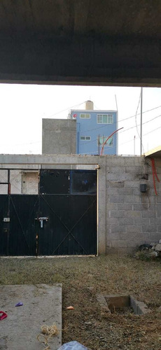 Terreno Con Construcción De Un Piso