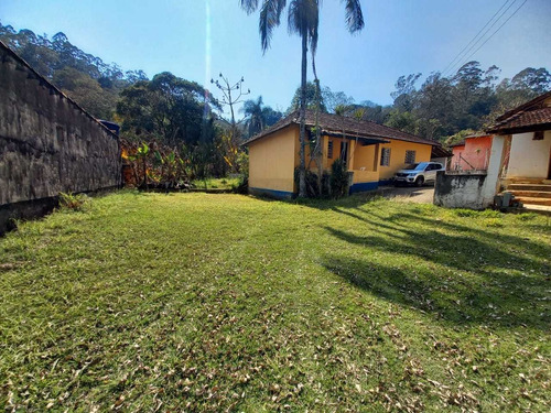 Imagem 4 de 14 de 2.300m², Casa Com 2 Dormitórios, Churrasqueira E Piscina !!