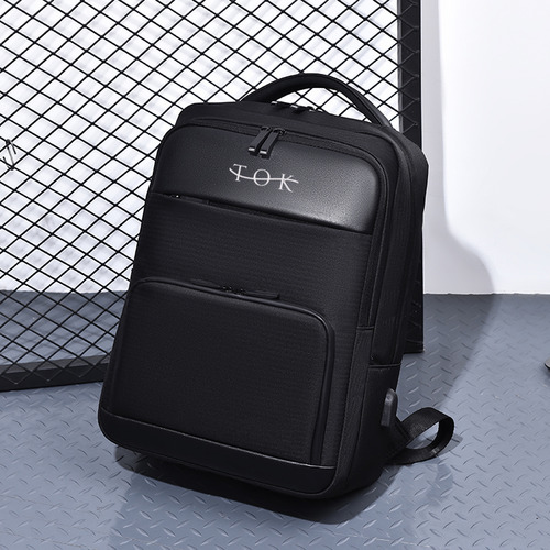 Mochila Impermeável Resistente Para Notebook De 15.6 Polegadas Com Compartimentos E Entrada Usb Cor Preto