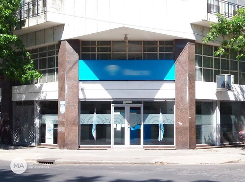 Imagen 3 de 12 de Local Comercial En Venta En Abasto Doble Altura En Esquina