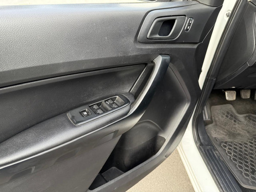 Ford Ranger XL 2.2L MT 4X2