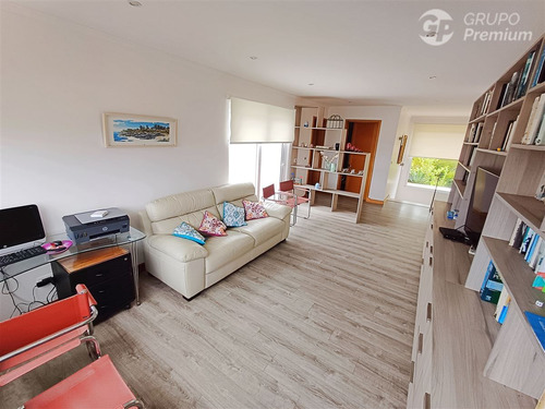 Casa En Venta Av. Bosques De Montemar En Concón