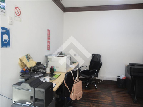 Casa En Venta De 4 Dorm. En Ñuñoa