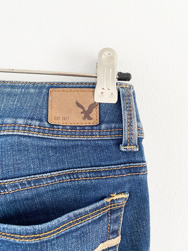 Jeans Azul Tiro Medio Elastizado Recto Mujer American Eagle (Usado)