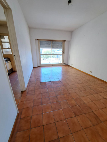 Venta Departamento 2 Amb Con Balcon Y Lavadero