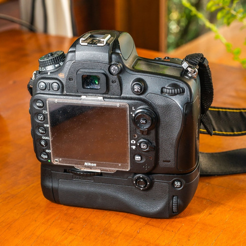 Nikon D600 Full Frame, Com Grip, Apenas 26k Clicks!