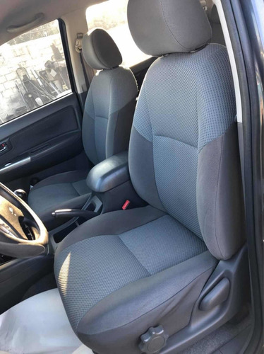 Toyota Hilux 3.0 Cd Srv Tdi 171cv 4x2 - B3 2015