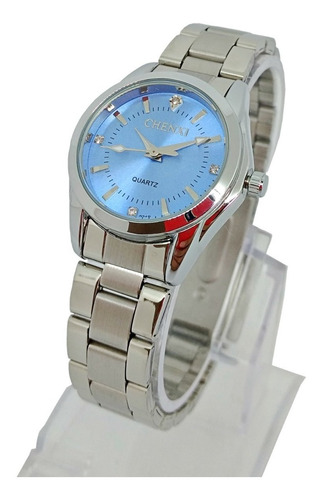 Relógio Feminino Pequeno Pulso Fino Prata Fundo Azul Claro