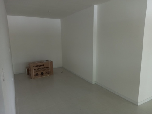 Imagen 4 de 12 de Venta Local Para Oficinas O Consultorios Pocitos Nuevo C/ 5 Garajes A Estrenar