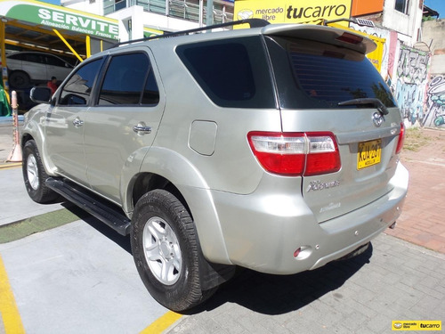 Imagen 5 de 25 de Toyota Fortuner Sr5 Urbana