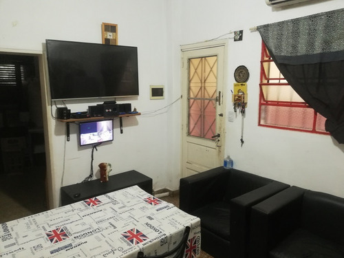 Imagen 6 de 28 de Casa De 4 Ambientes Mas Casa De Tres Ambientes Al Fondo Con Fondo Libre.