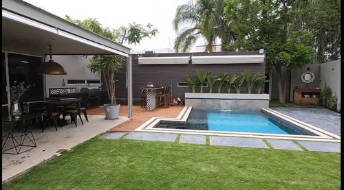Imagen 1 de 13 de Venta De Residencia Con Alberca Propia En Villas Del Mesón Juriquilla