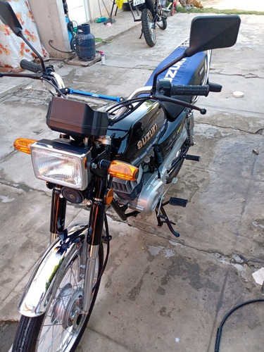 Imagen 1 de 7 de Suzuki Ax 100