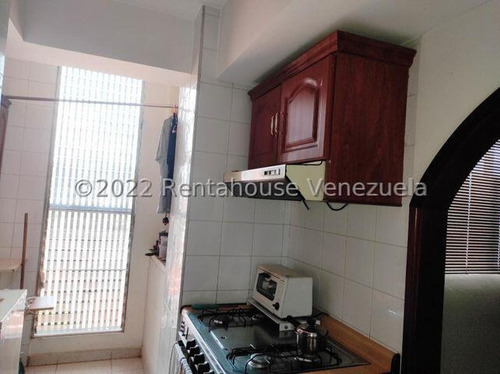 Cómodo Apartamento En Venta En Roca Lisa Zona Este. Pm