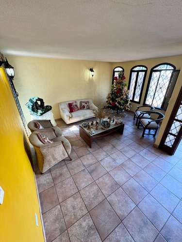 Se Vende Casa En La Urbanizacion Agua Clara