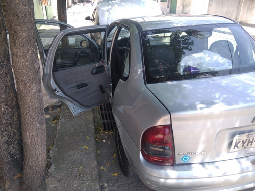 Imagem 5 de 7 de Chevrolet