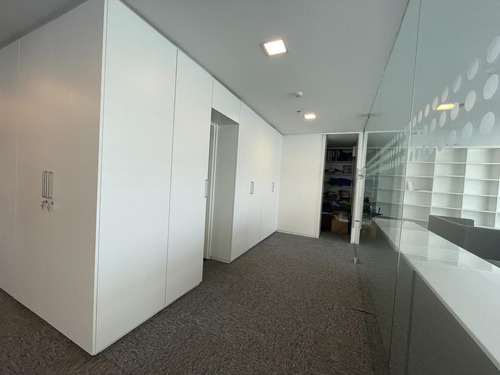 Imagen 18 de 21 de Oficina Wtc Torre 3 - Puerto Buceo-