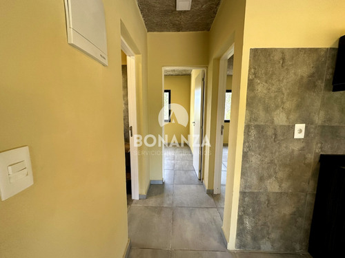 Casa En Venta A Estrenar. Piriápolis. 2 Dormitorios, 2 Baños, Parrillero. Construcción Tradicional.