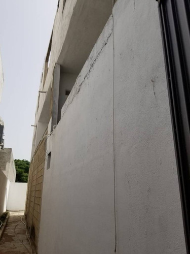 Imagen 9 de 10 de Bodega En Venta Sobre Avenida Ideal Para Atención Al Publico O Como Bodega P3303