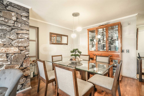 Casa En Venta De 3 Dorm.con Piscina, Lo Cañas, La Florida