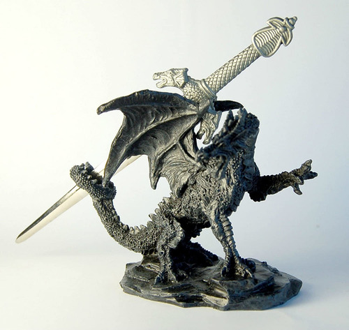 Stock4u Adorno De Dragón Con Abrecartas De Espada, 3.9 In