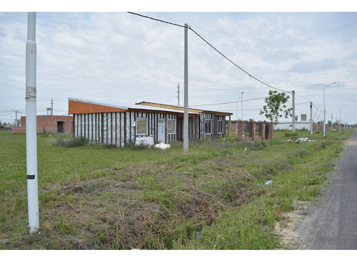 Lote En Alvear - Campos Del Oeste - 300m2