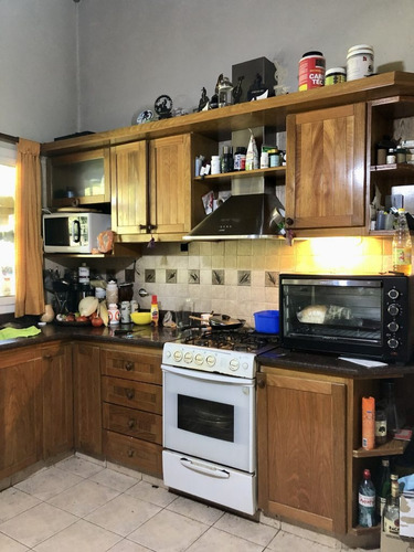 Excelente Casa Quinta En Barrio Los Laureles