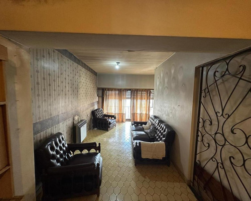 Casa En José Manuel Estrada 906