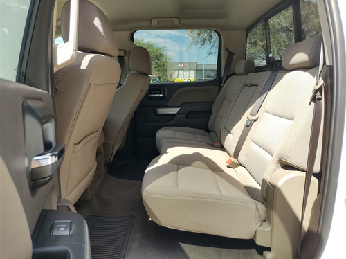 Imagen 6 de 8 de Chevrolet Cheyenne 2018 5.4 2500 Doble Cab Lt Z71 4x4 At