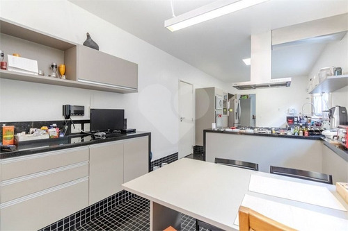 Casa Moderna, Reformada,4 Suítes, Ambientes Amplos E Integrados, Acabamento De Primeiríssima,5 Vagas - 353-im10077