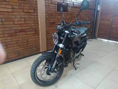 Imagen 4 de 6 de Husqvarna Svartpilen 401