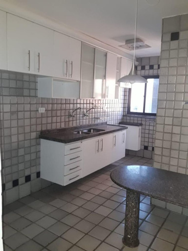 Imagem 14 de 25 de Belo Apartamento No Edf. Renata Dias, Com 110m², 3 Quartos (1 Com Suíte), Varanda, Sala Para 2 Ambientes Distribuídos, 2 Vagas. Lazer. Boa Viagem, Recife/pe. - Pe - Ap0407_tmi