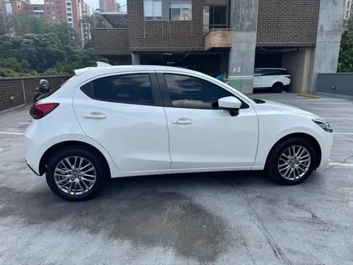 Mazda 2 Automático. Único Dueño Sin Deuda.