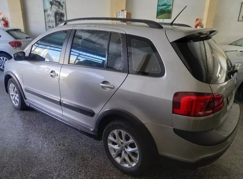 Volkswagen Suran Cross 1.6 Highline 101cv