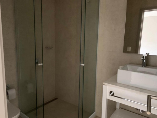 Imagen 4 de 7 de Loft A Nuevo En Calle Juncal Y Calle Buenos Aires Plena Plaza Independencia