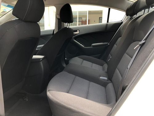 Imagen 11 de 15 de Kia Forte Lx 2.0