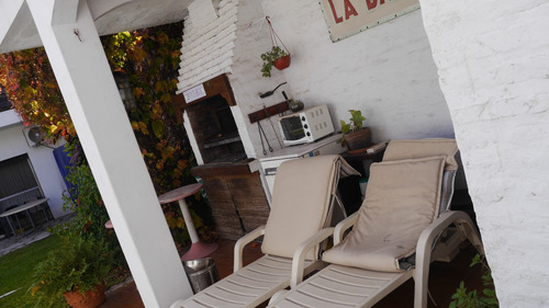 Dueño Vende Ph Independiente Con Pileta Semiclimatizada, Cochera, 5 Dormitorios, Quincho, Parrilla, Jardín, Patio, 8,66 Mts De Balcón, 2 Habs En Pb Y 3 En 1° C/espacio Aéreo, Coghlan Al Cfte-fte