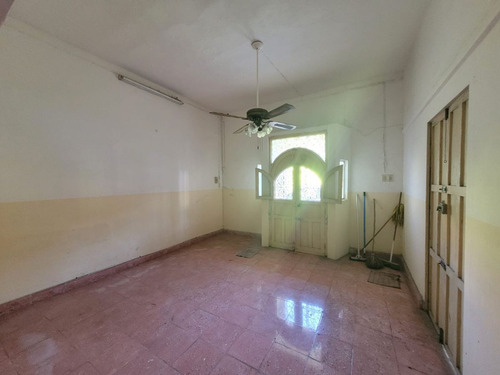 Casa Amplia Con Techos Altos A 2 Cuadras De La Iglesia De San Cristobal