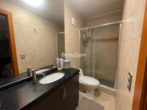Casa En Arriendo De 5 Dorm. En Las Condes