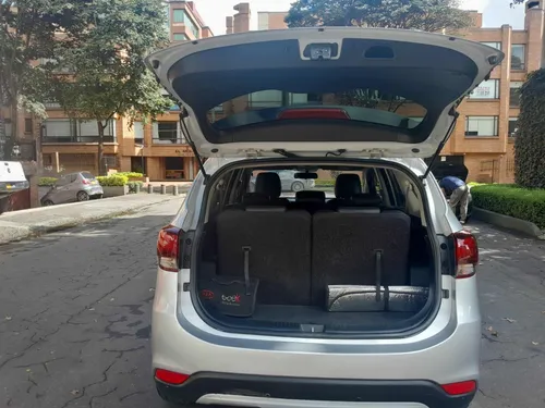 Kia Carens 2.0 Suv MT