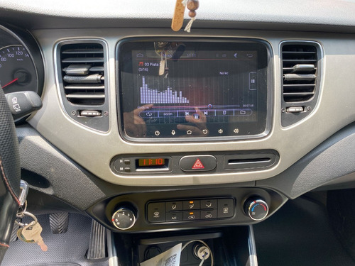Imagen 18 de 25 de Kia Carens Suv Ex 2016