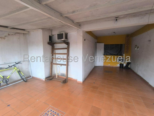 Bella Casa Duplex Ubicada En Conjunto Cerrado Con Vigilancia 24 Hrs, Sala Comedor Concepto Abierto, Cocina Empotrada Moderna Con Tope De Cuarzo,area De Faena, Patio,terraza Con Escaleras Independiente