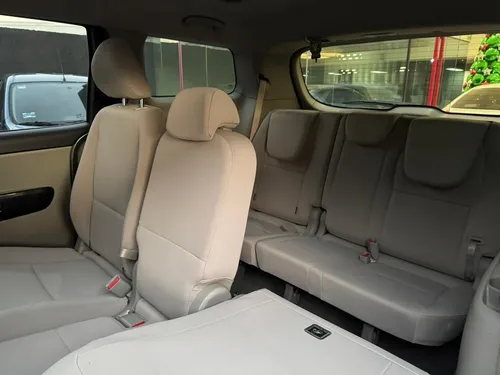 Kia Sedona 3.3 V6 EX Pack Piel 7 Pasajeros At