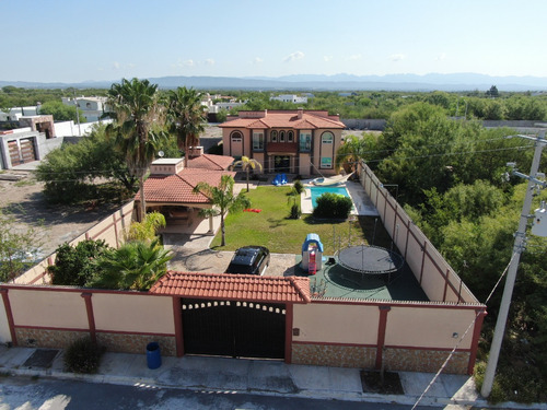 Quinta Con Casa Alberca Y Palapa En Portal Del Norte 3er Sector