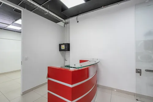 Oficina En Arriendo/venta En Chico Norte. Cod A1094083