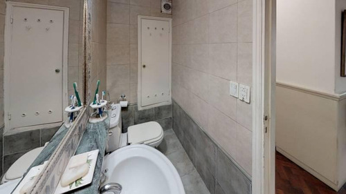 Montevideo Y Posadas - Excelente Piso De Categoría En Recoleta