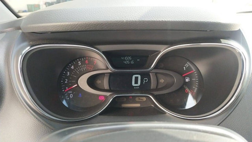Imagem 6 de 7 de Renault Captur 2.0 16v Hi-flex Intense Automático